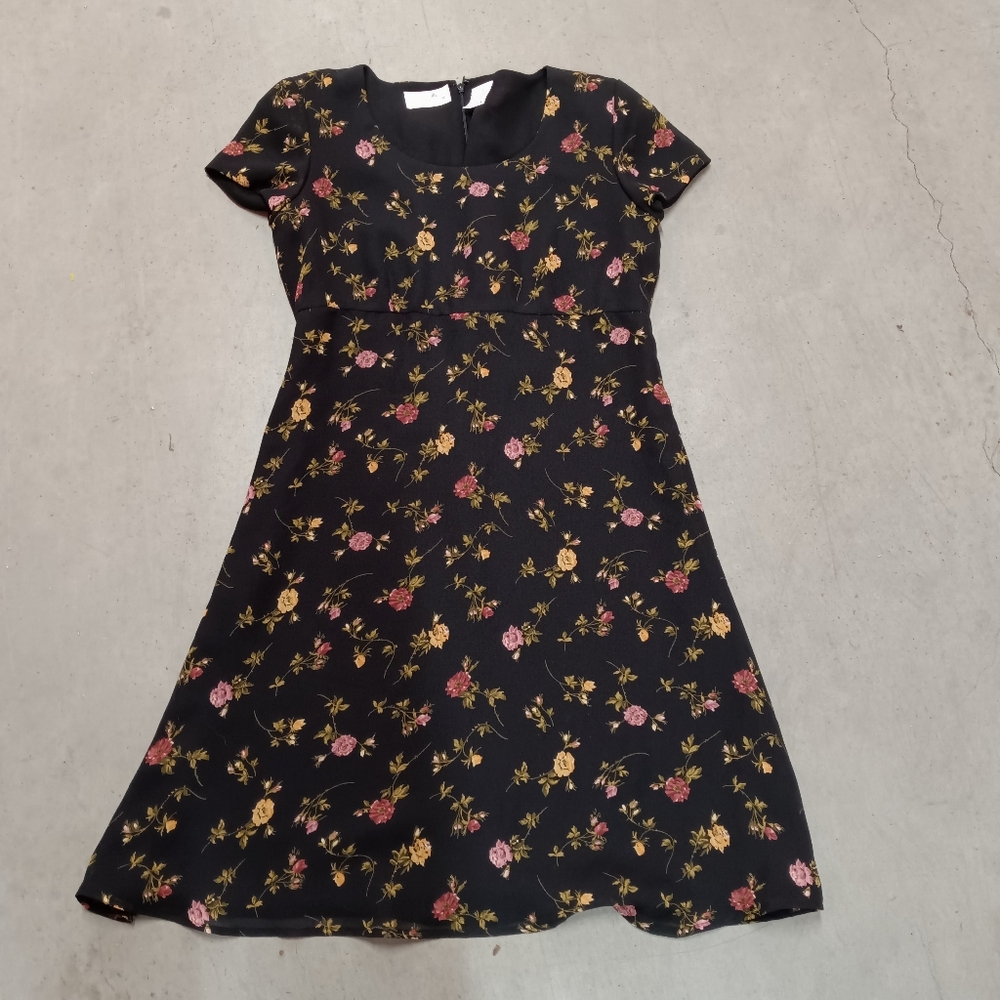 Vintage Liz Claiborne 90s  Black Floral Short Sleeve Cottagecore Dress